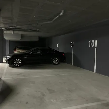 100 M Away From The With Parking Lejlighed *